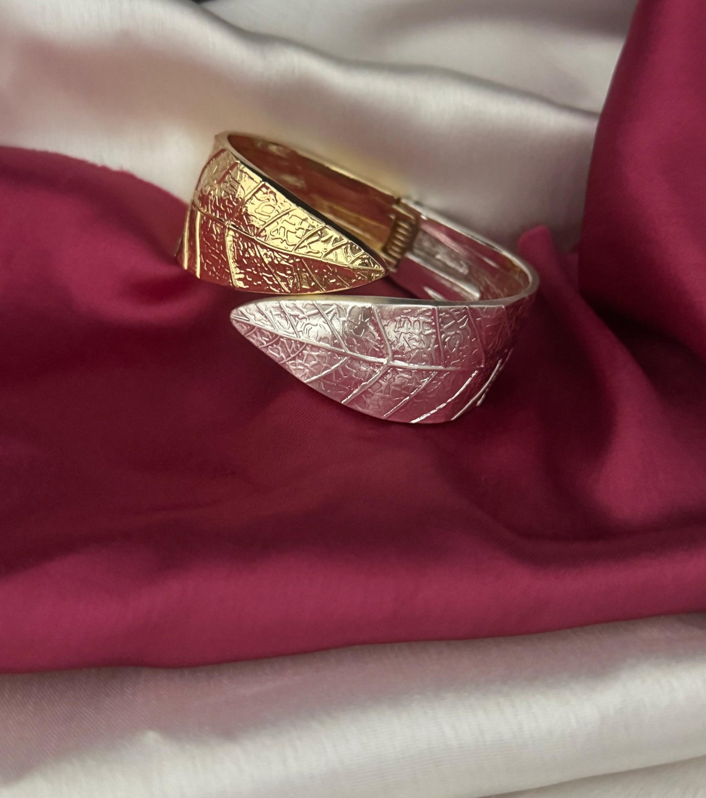 Two Tone Leaf Kada