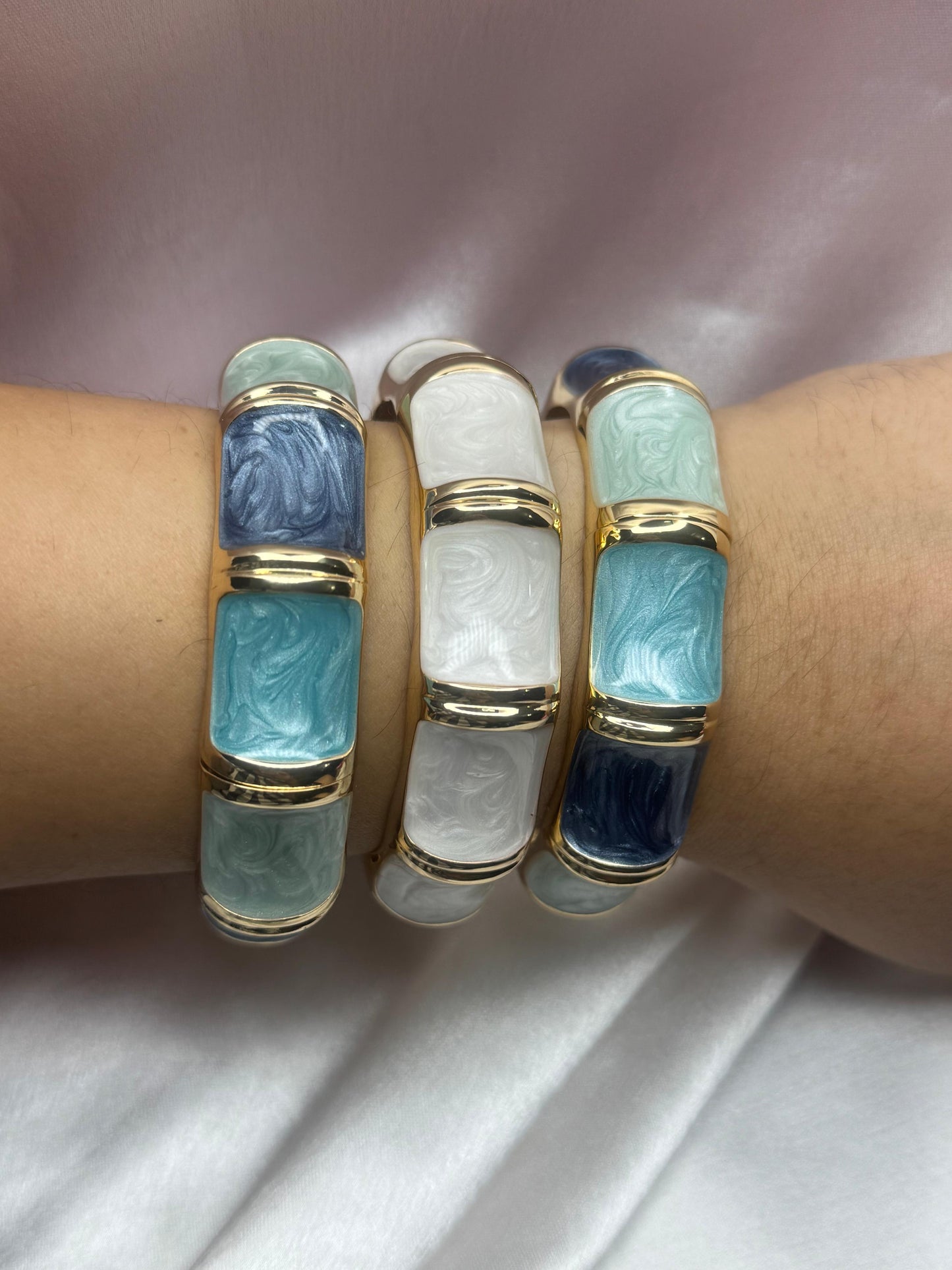 Stackable Blue Kadas