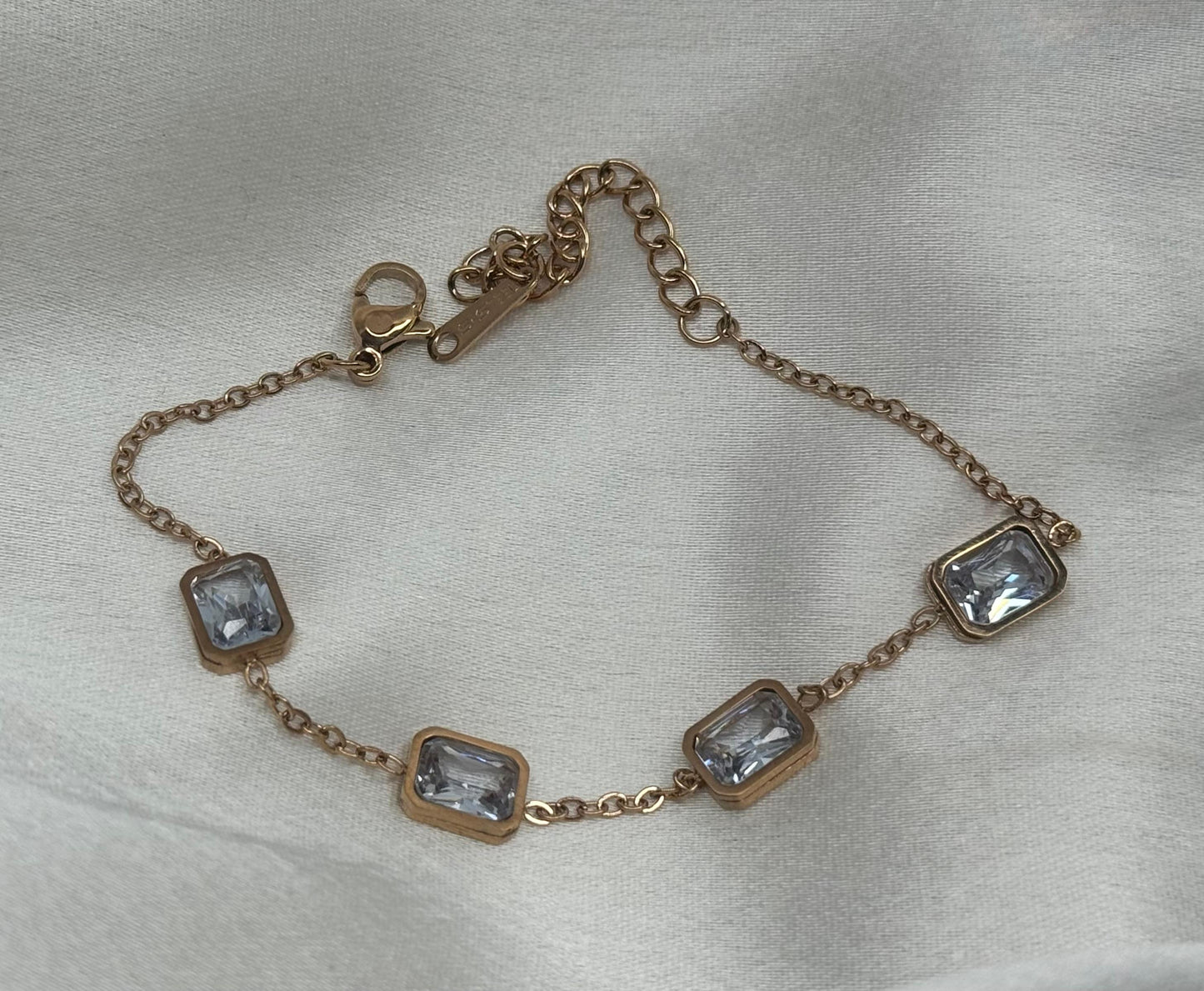 Dewdrop Gold Bracelet