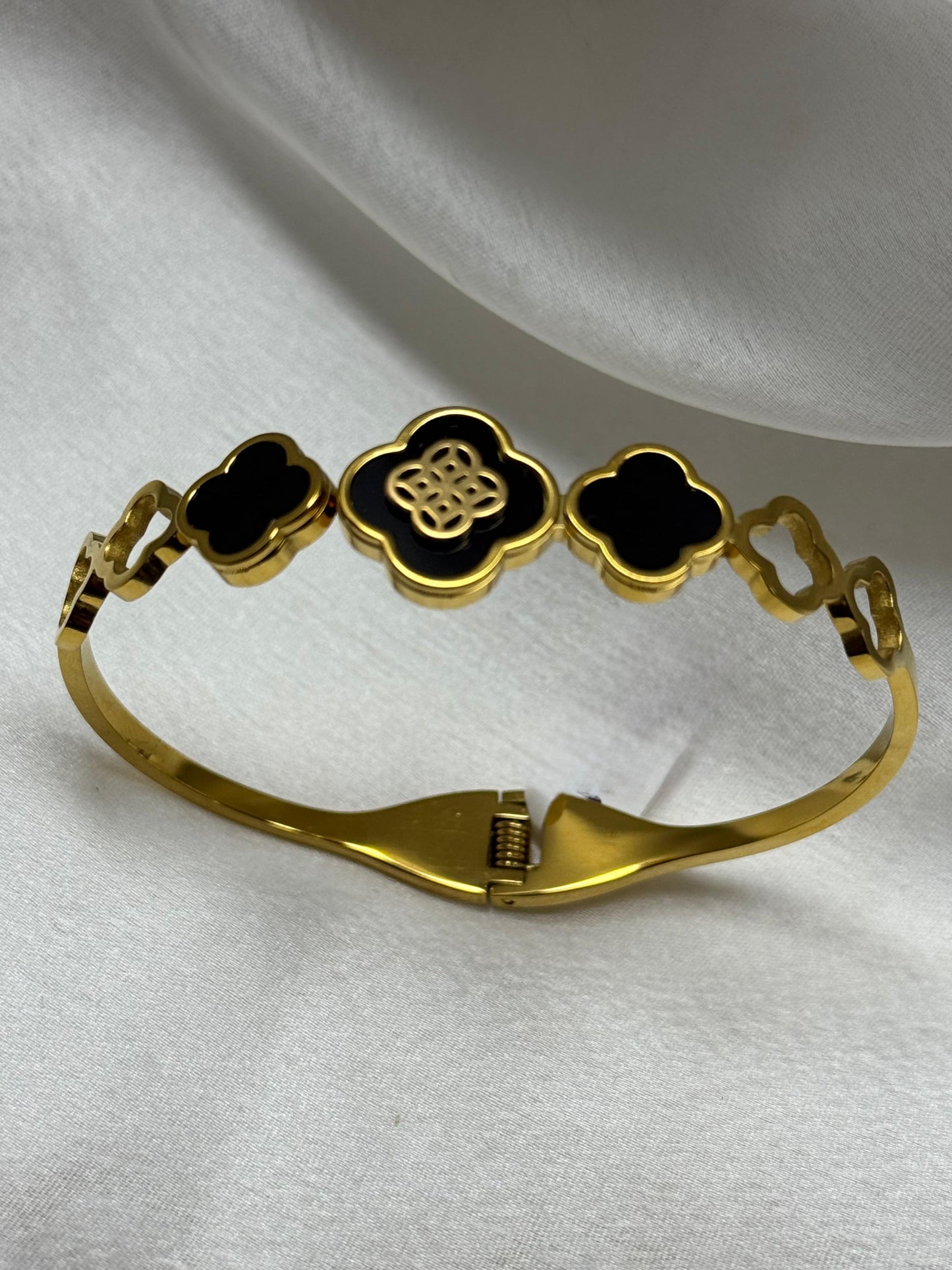 Midnight Onyx Clover Kada
