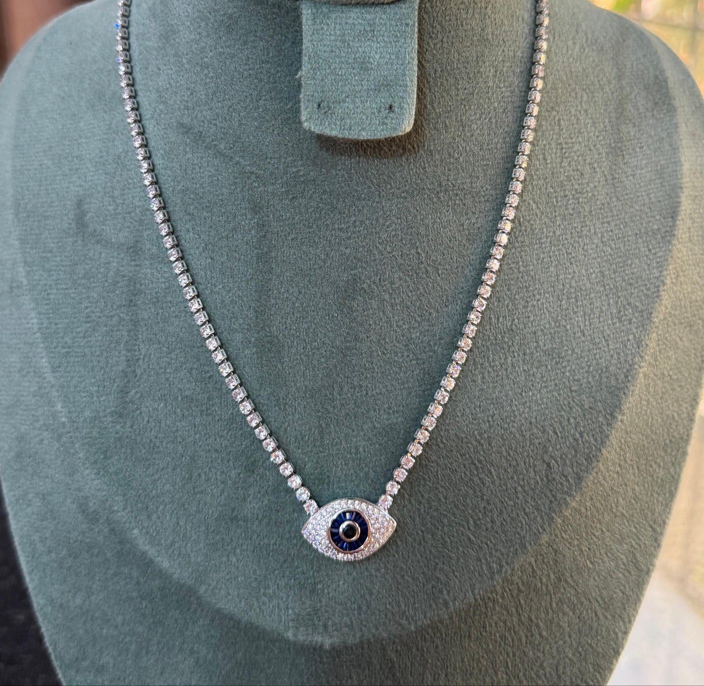 Élan Evil Eye Necklace