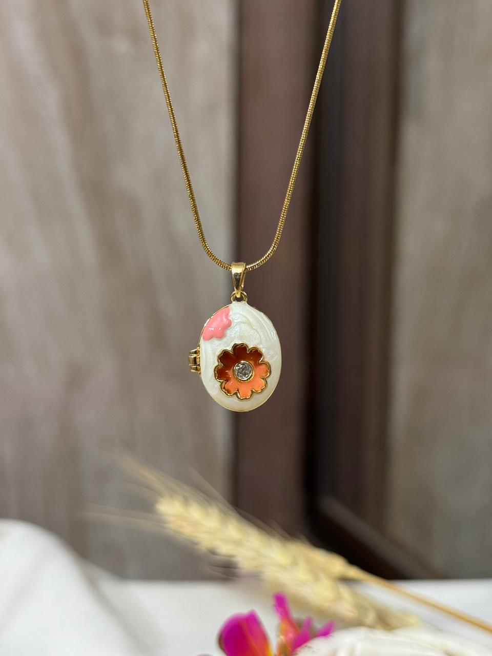 Spring Daisy Necklace