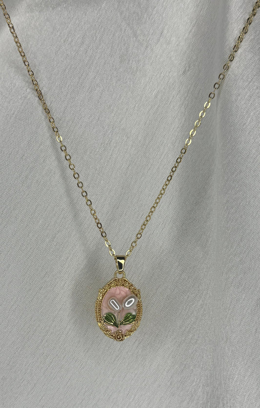 Rose frame Necklace