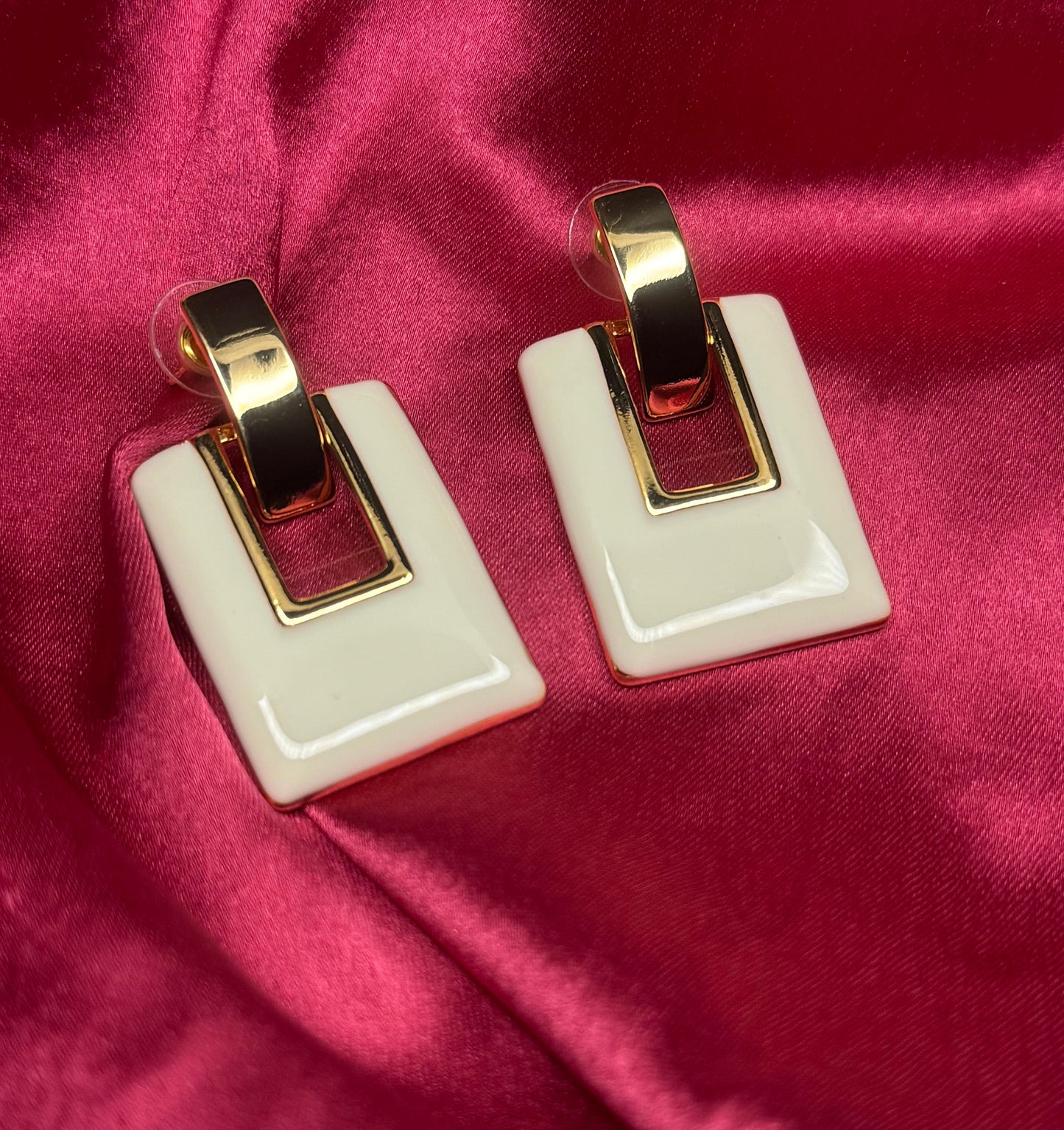 Glam White Earrings