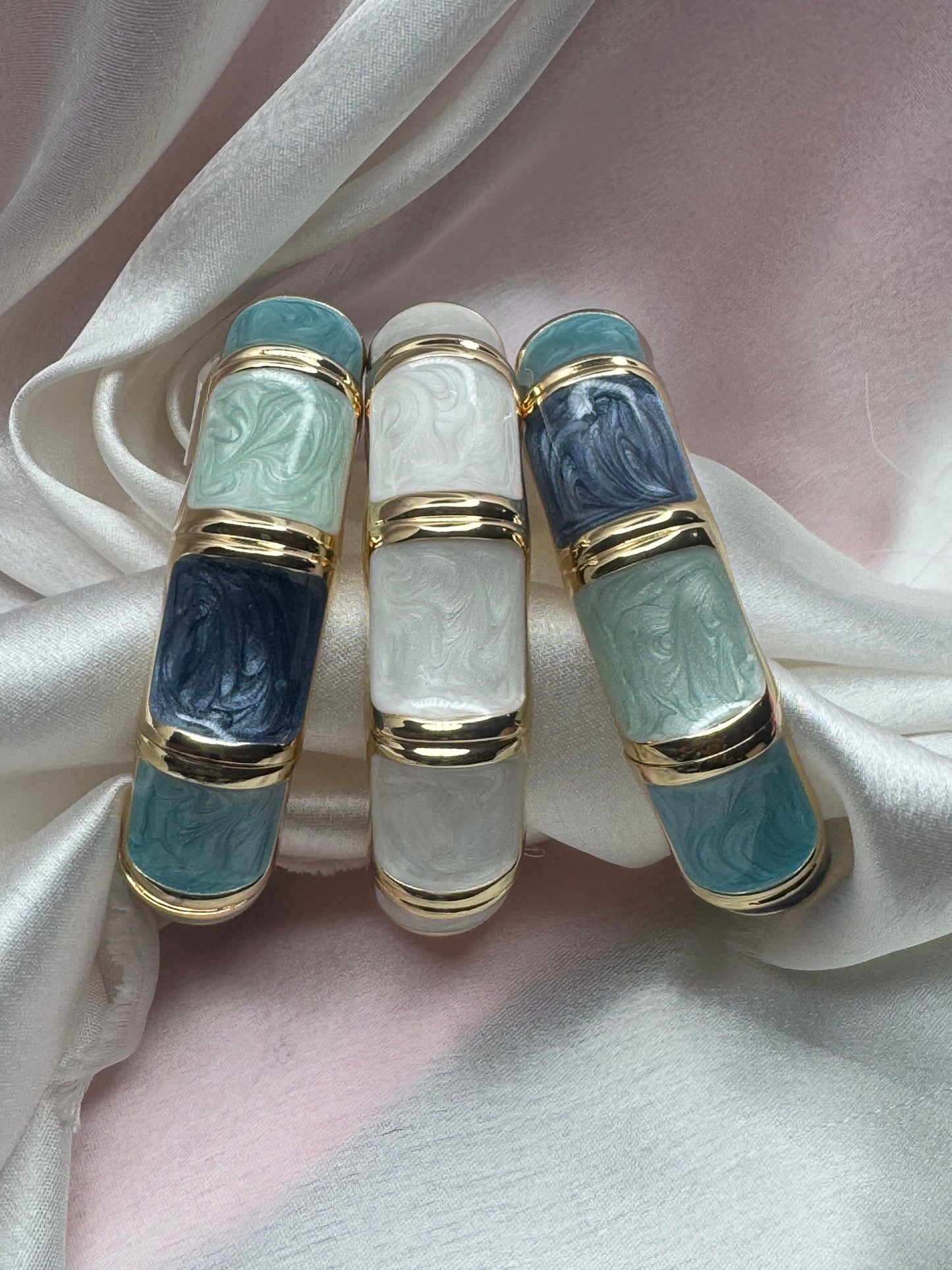 Stackable Blue Kadas