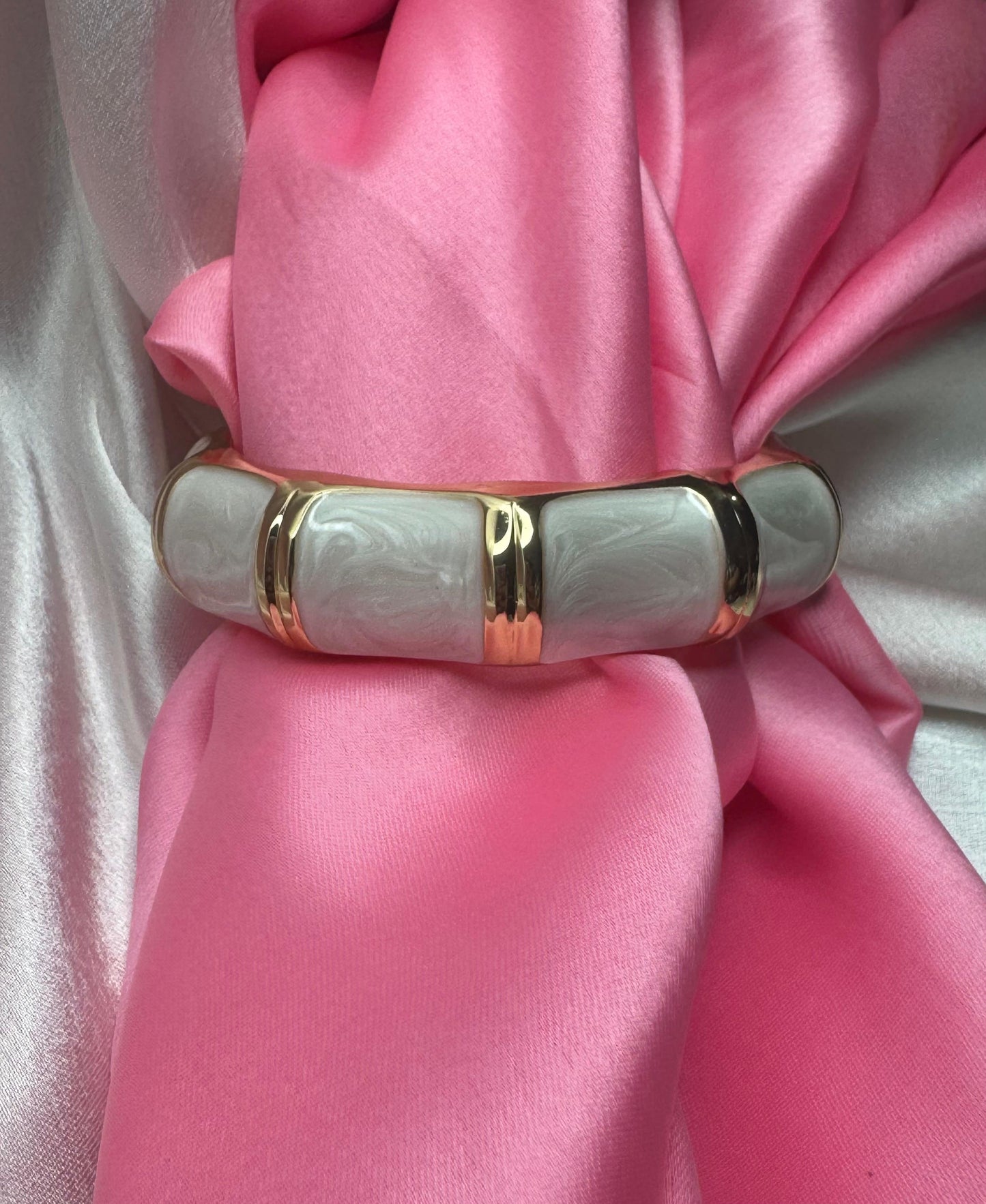 Fabulous White Kada