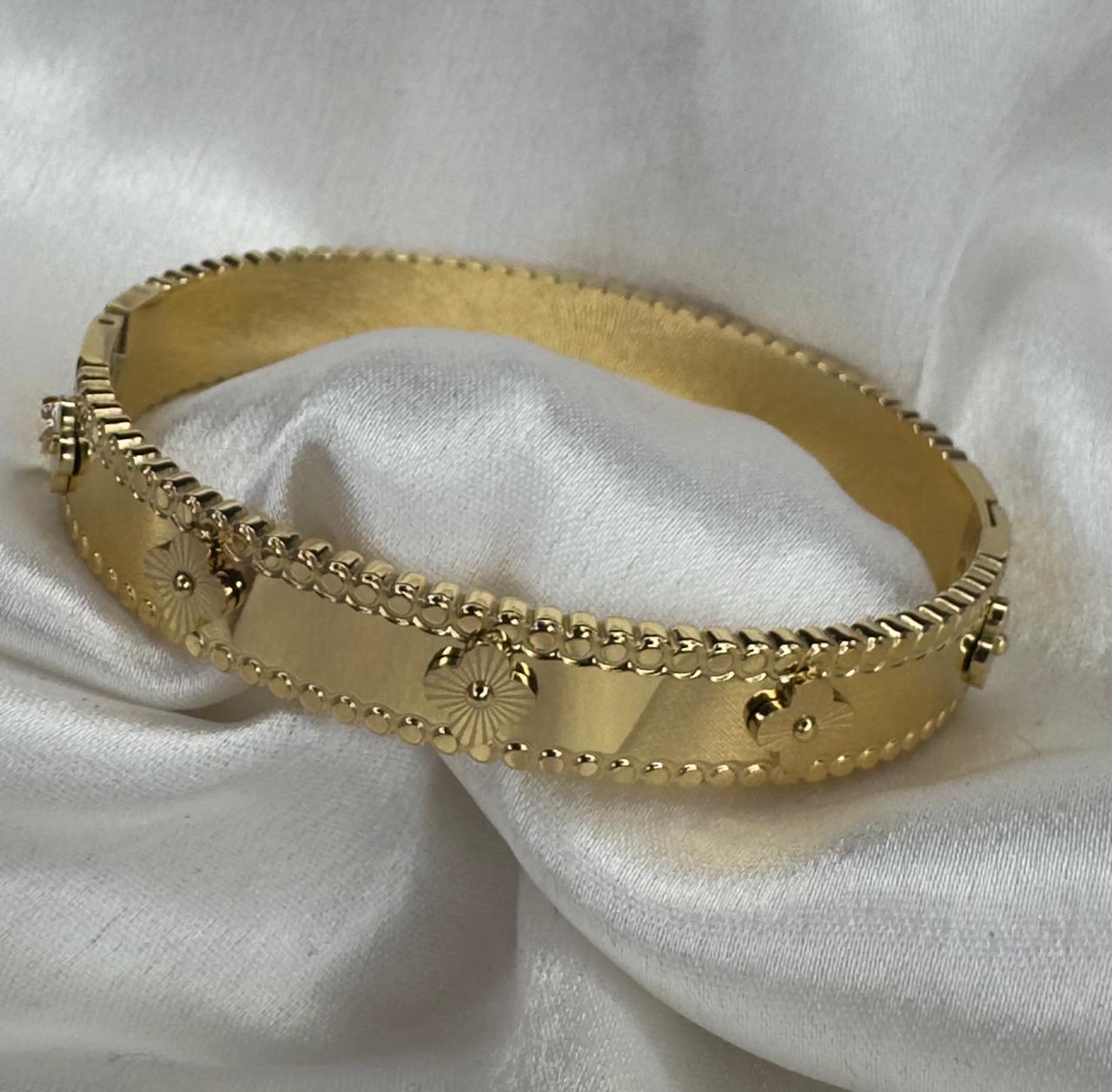 Heirloom Bloom Clover Kada