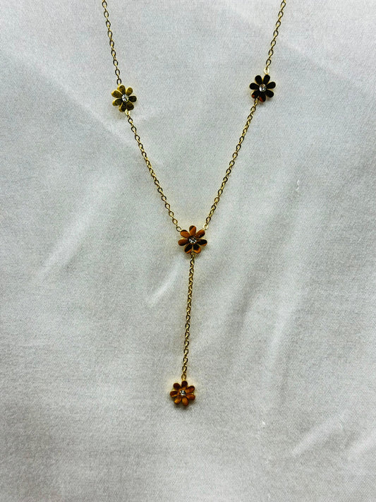 Daisy Charm Necklace