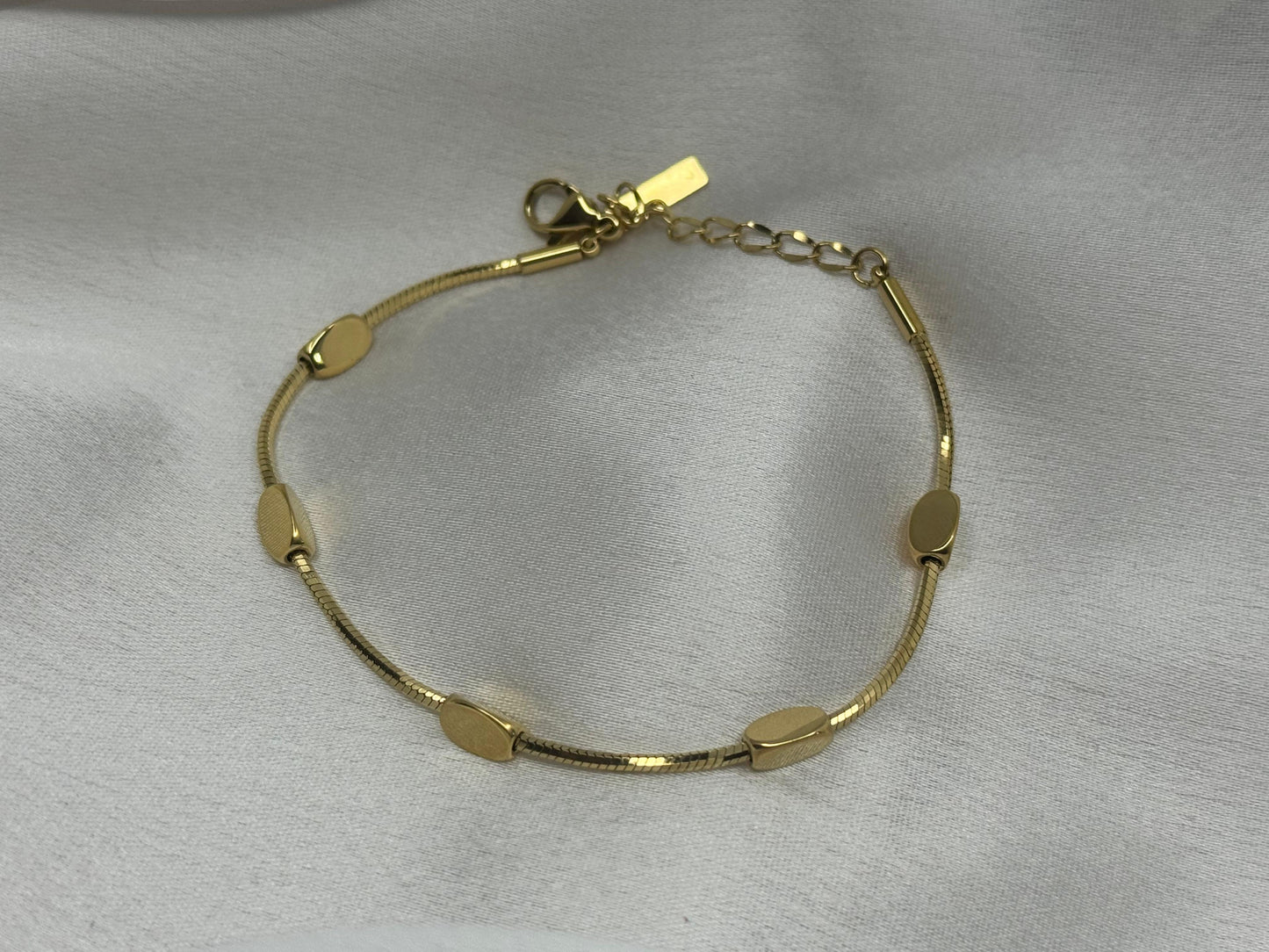 Solène Oval Bracelet