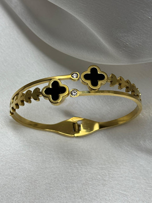 Black Clover Luxe Kada