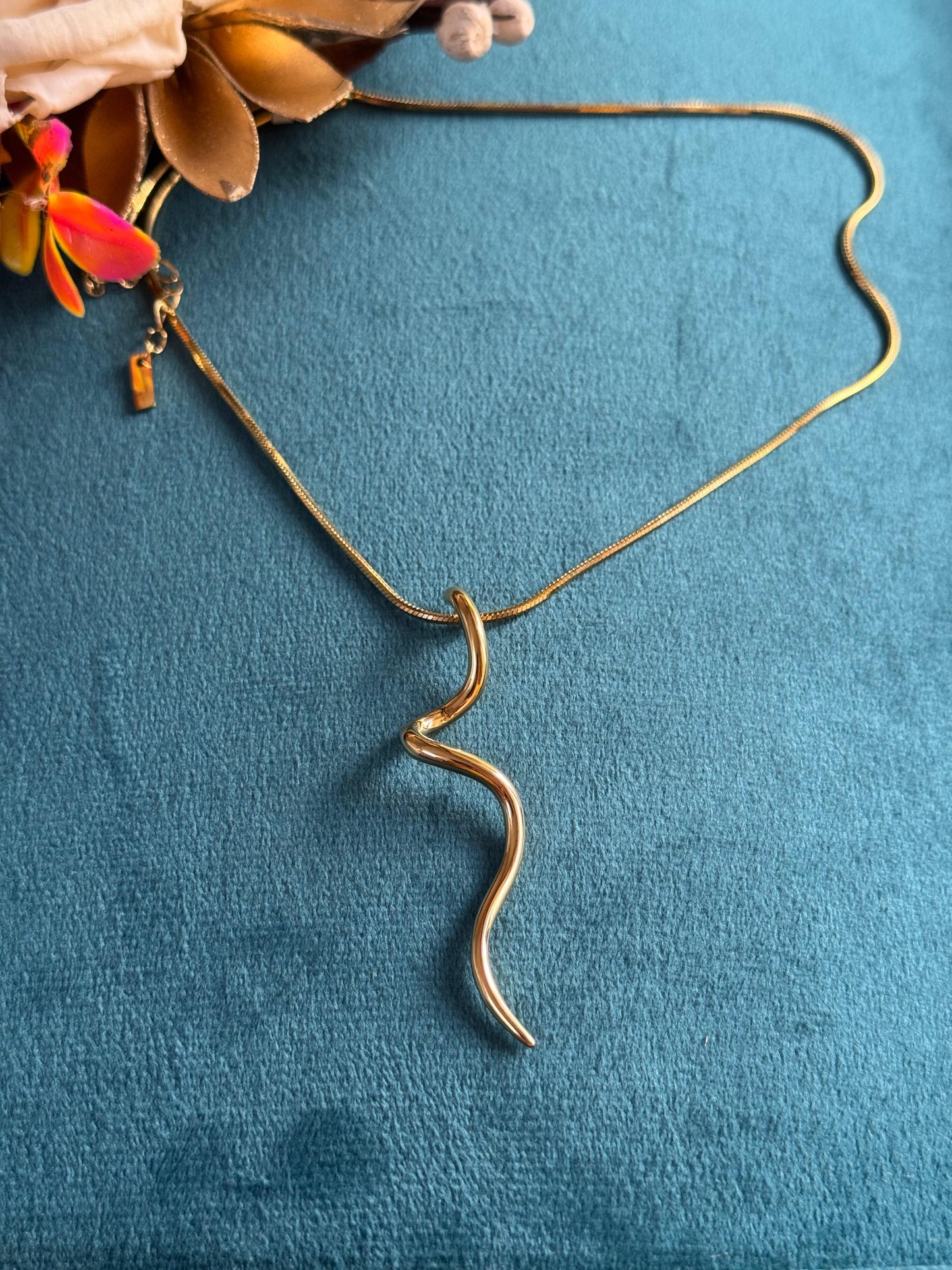 Venom Twist Necklace