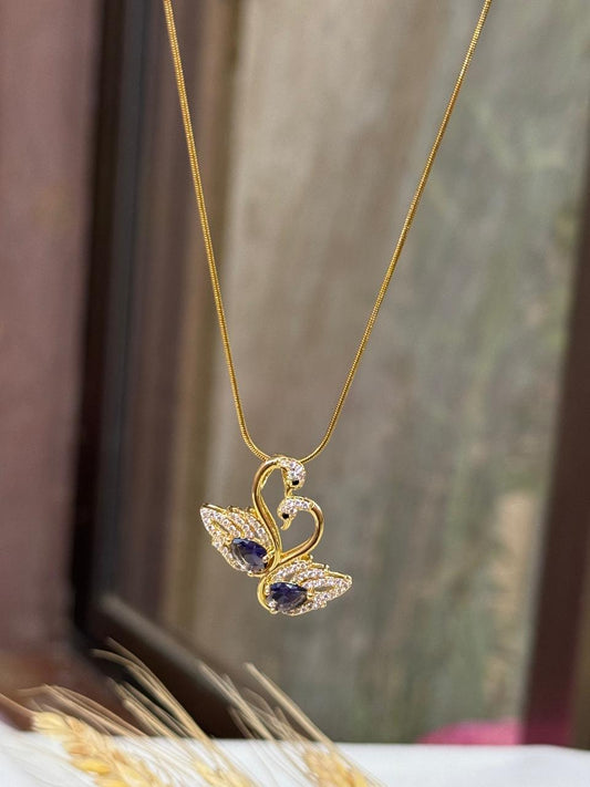 Étoile Swan Necklace