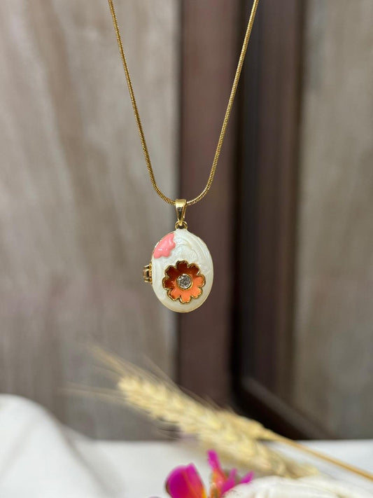 Spring Daisy Necklace